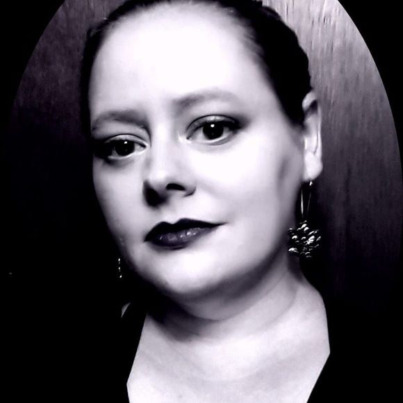 Meet your Posher, Kim - Picture 1 of 1